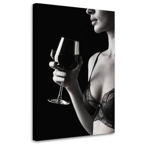 Lærred print, Kvinde i lingeri med et glas vin