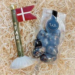 Lille gave med Far flag og chokolade