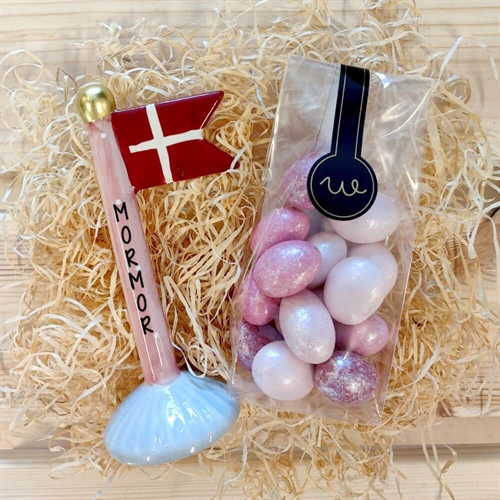 Lille gave med chokolade til mormor