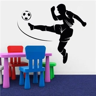 wallstickers - Fodboldspiller sparker til bolden i luften - wallstickers