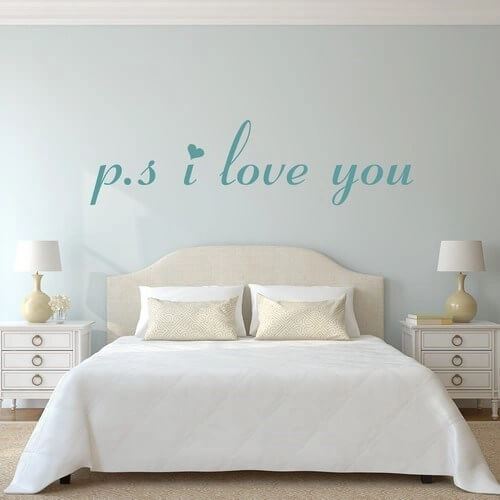 En sød Wallstickers med teksten. P.s. i love you!